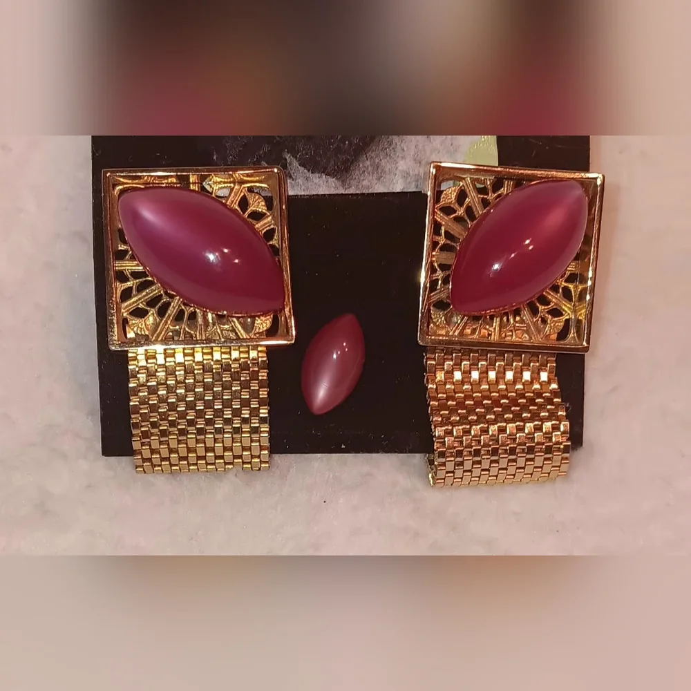 Vintage Gold-Tone Cuff Links Tie Tack with Pink Cabochons